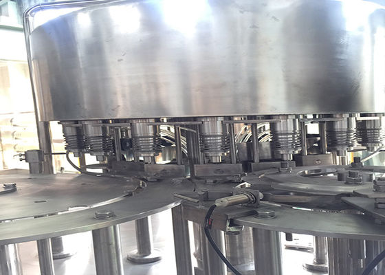 เครื่องบรรจุน้ำผลไม้อัตโนมัติแบบเต็มเครื่องบรรจุขวดพลาสติก PET 8000b / H ผู้ผลิต